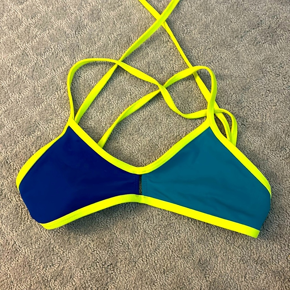 Jolyn contrast vent top